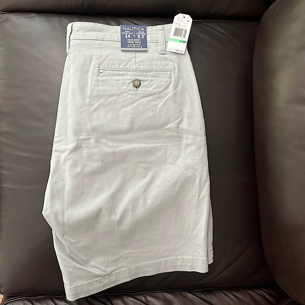 NEW with tags. Men’s Nautical deck short. Gray (true quarry). Don’t miss out!